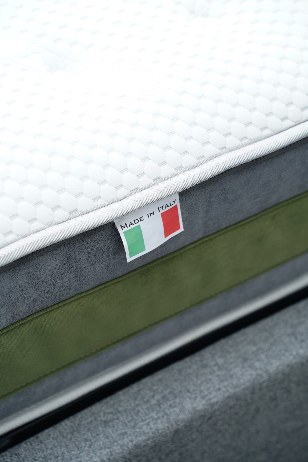Materasso "Comfort" a Doppia Struttura con Fodera Stagionale Reversibile