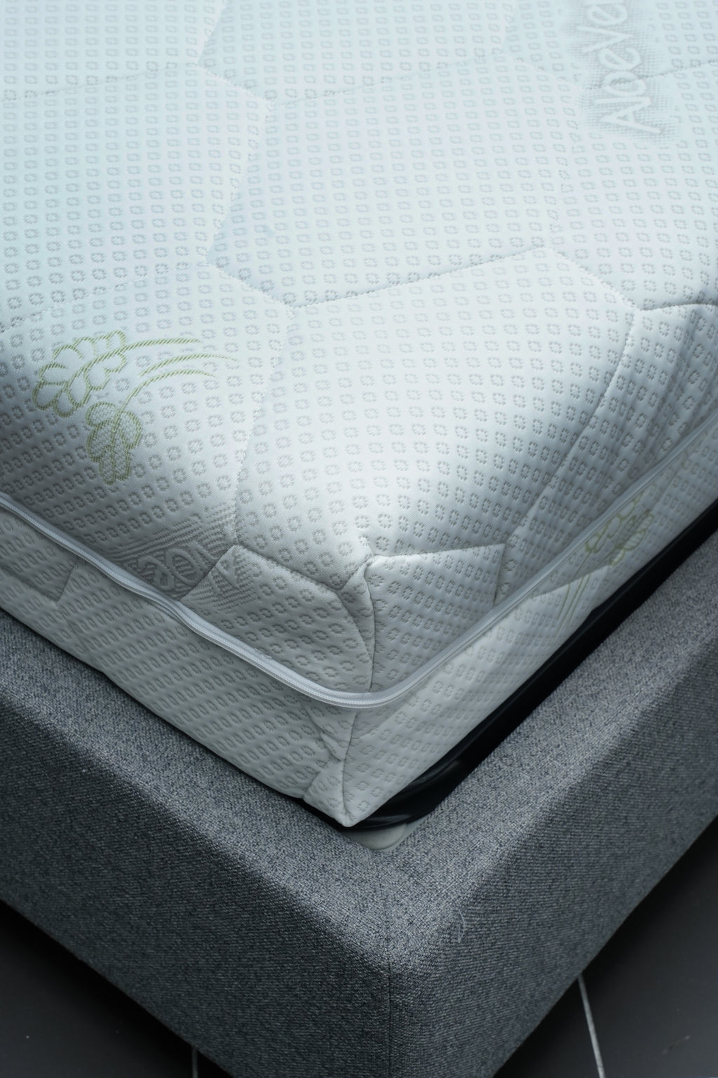 Materasso Sfoderabile Memory a 2 strati "Iris" H23