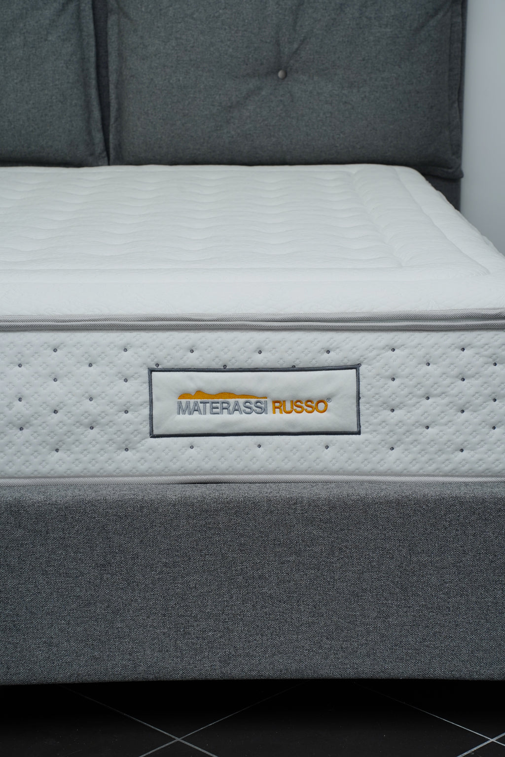 Materasso "Selene" Termofuso Bi-Materiale – Comfort Ergonomico per Tutte le Stagioni