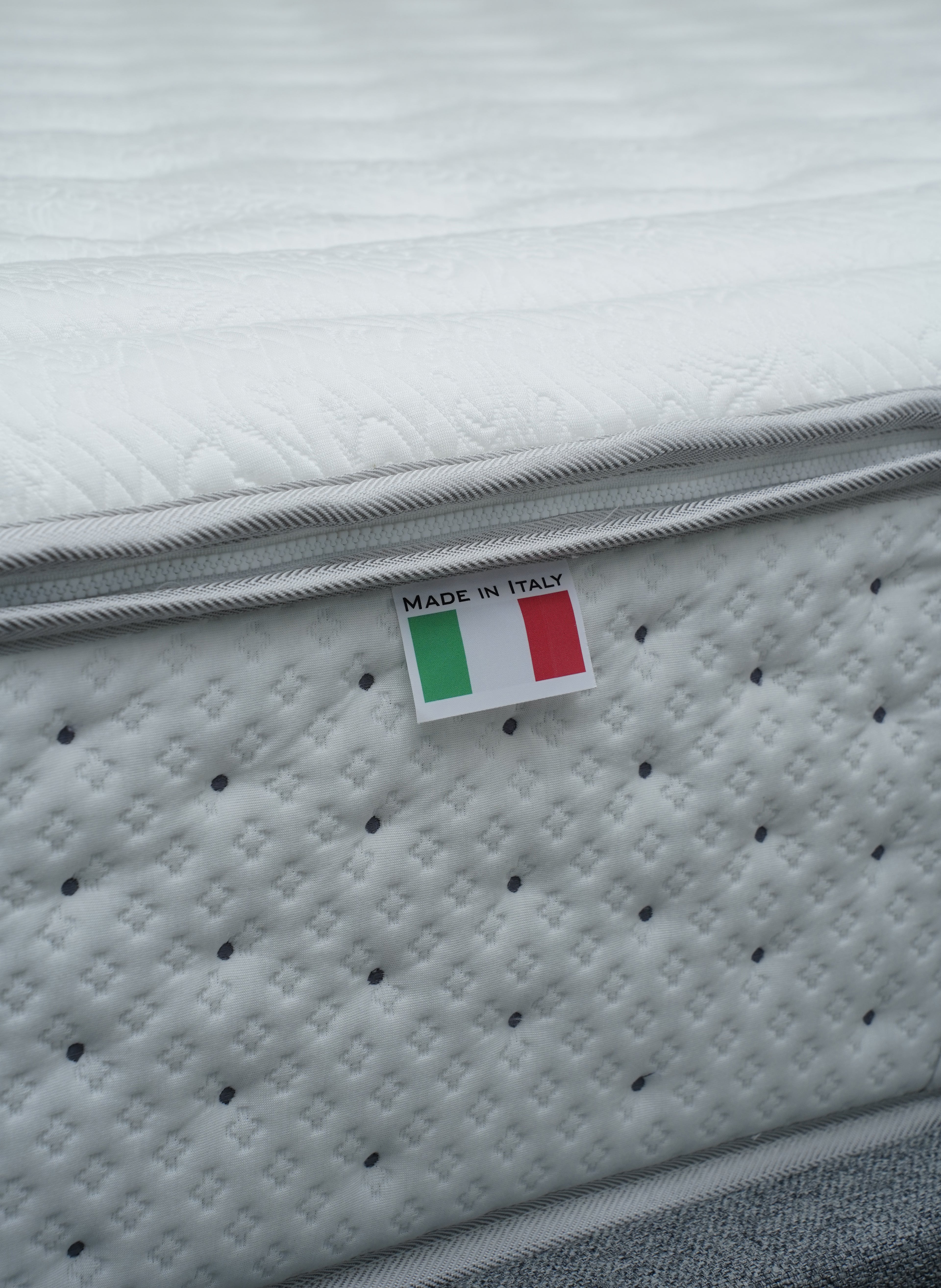 Materasso "Selene" Termofuso Bi-Materiale – Comfort Ergonomico per Tutte le Stagioni