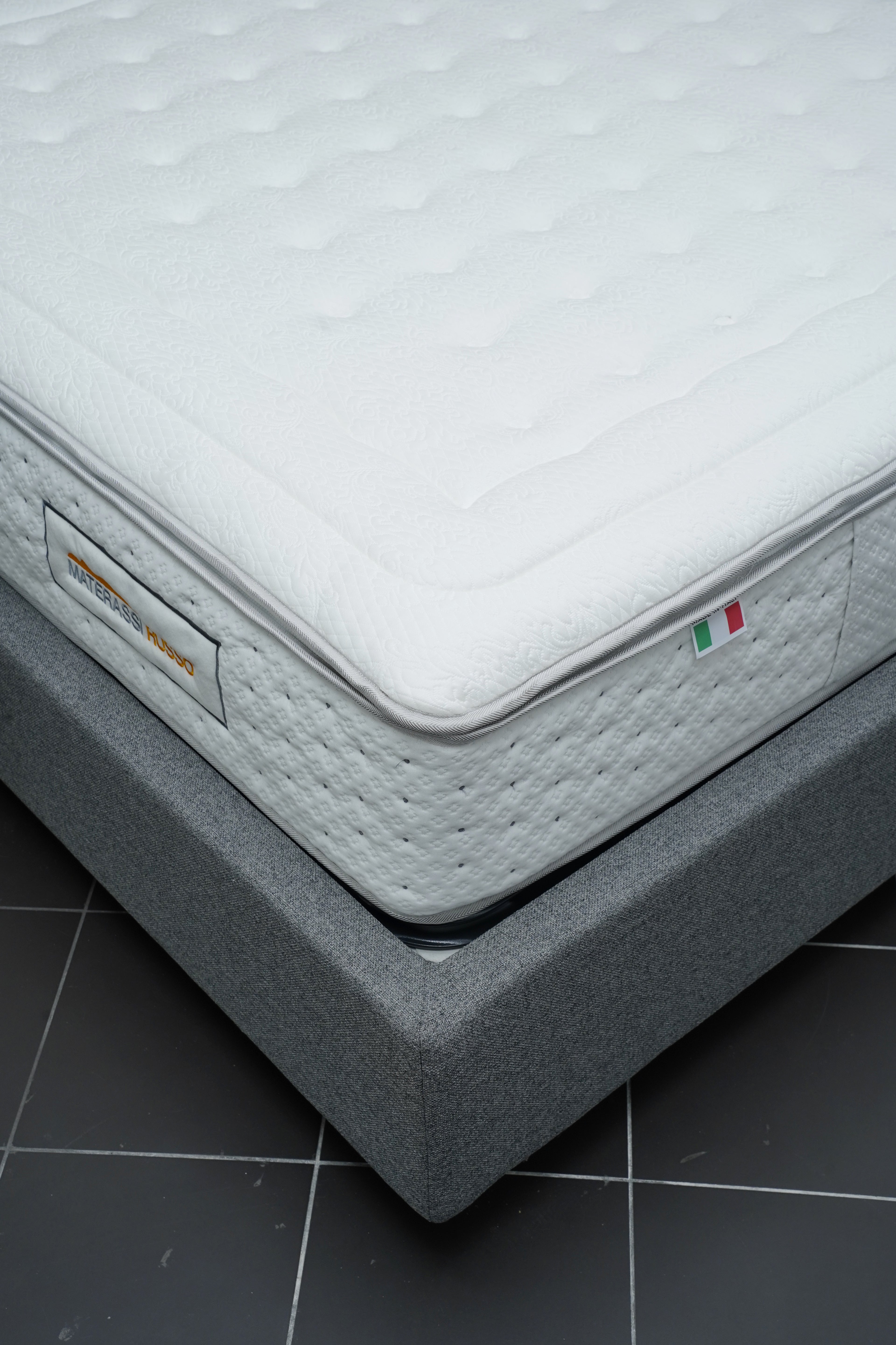 Materasso "Selene" Termofuso Bi-Materiale – Comfort Ergonomico per Tutte le Stagioni